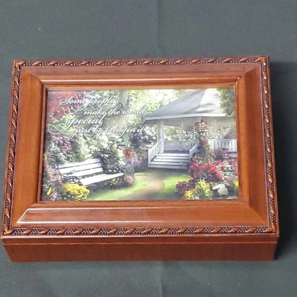 Music / Jewelry Box What a wonderful World Great GIFT Sankyo Wooden Trinket Nice